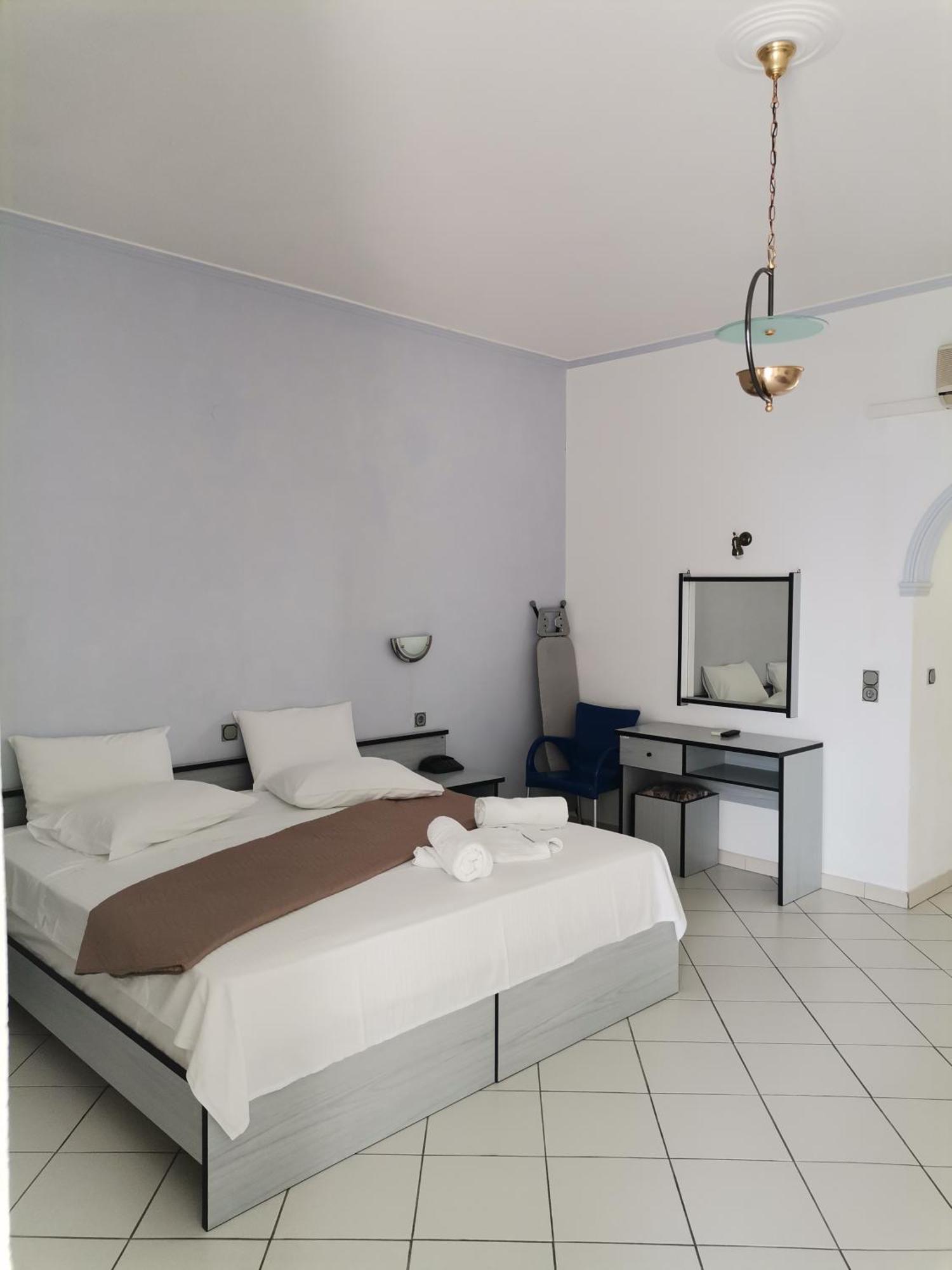 Dolphin Apartments 1 Parga Bagian luar foto